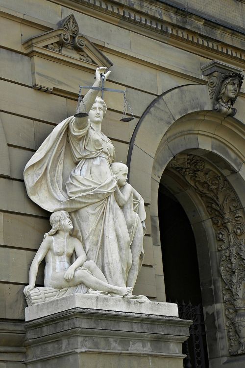 Ulm,  Teisingumo Pastatas,  Justitia,  Statula