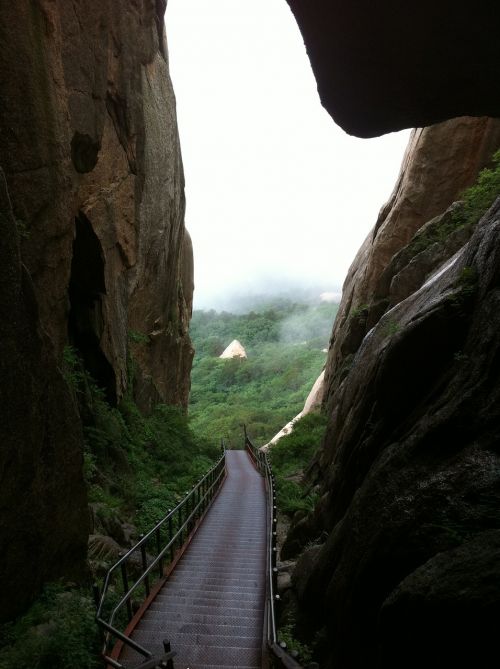 Ulsan Rock, Mt Seoraksan, Debesų Jūra, Debesys Ir Kalnai, Laiptai