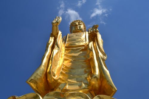 Urumqi, Raudonas Kalnas, Budos Statulos, Auksas, Kinija
