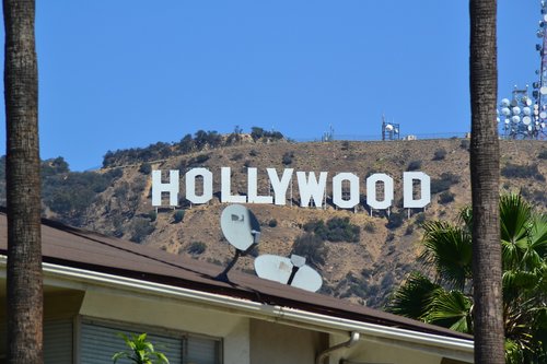 Jav,  Holivudo,  California,  Apsaugoti