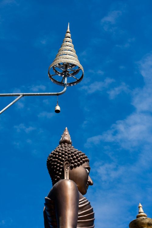 Uthai Thani, Budos Statula, Priemonė