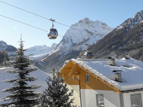 Val Di Fassa, Gondola, Sniegas