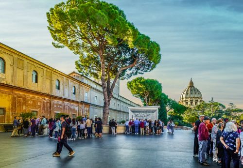 Roma,  Italy,  Ispanų,  Vatikanas,  Miestas,  Popiežius,  St & Nbsp,  Peter,  Kupolas,  Turizmas,  Kelionė,  Grupes,  Kelionė,  Šventė,  Atostogos,  Kelionės Tikslas,  Architektūra,  Renesansas,  Saulės Šviesa,  Medžiai,  Terasa,  Vatikano Miestas