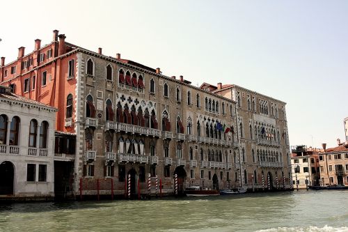 Venecija, Namas, Kanalas
