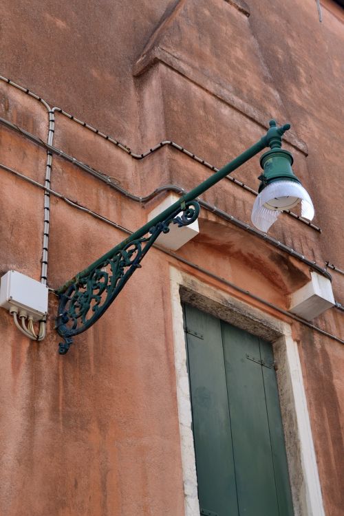 Venecija, Gatvės Šviesos, Fasadas