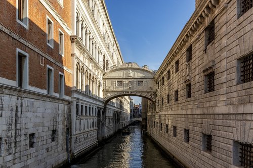 Venecija,  Tiltas,  Atsidūsta
