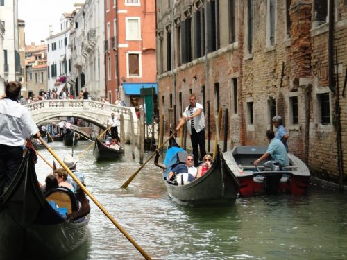 Venecija, Gondola, Žinomas, Kanalas, Romantiškas, Turizmas, Europietis, Transportas, Tiltas