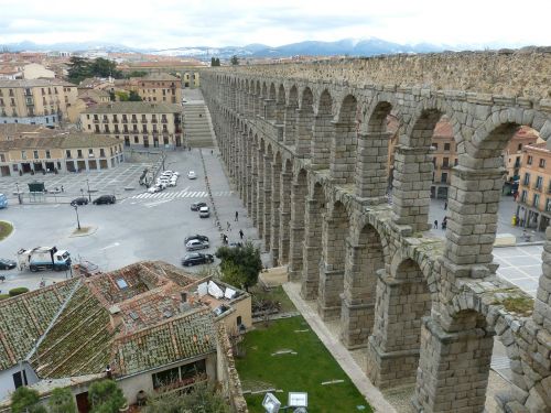 Viadukas, Segovia, Ispanija, Kastilija, Senamiestis, Istoriškai, Viduramžiai, Pastatas, Unesco, Istorinis Miesto Centras, Unesco Pasaulio Paveldo Vieta, Pasaulinis Paveldas, Akvedukas, Vanduo, Vandens Vamzdis, Senovinis, Senovė, Romanai, Romėnų, Arka, Tiltas