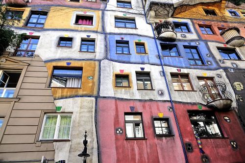 Vienna, Hundertwasser, Menas