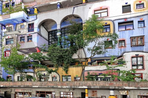Vienna, Hundertwasser, Menas