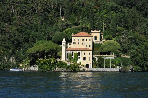Vila, Italy, Ežeras