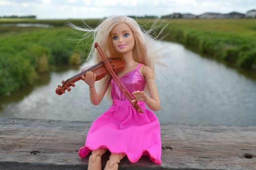 Smuikas, Žaisti, Barbie, Lėlės, Rožinis, Suknelė, Muzika, Muzikantas, Instrumentas, Žaisti, Žaislas, Šviesiaplaukis, Muzikinis