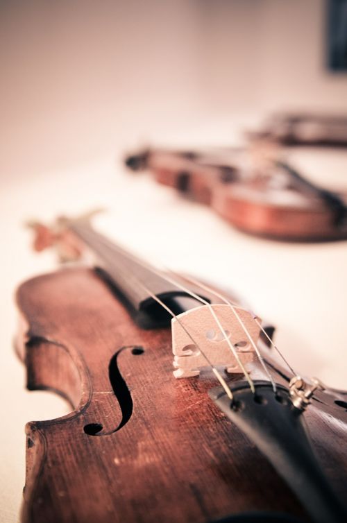 Smuikas, Smuikai, Klasikinė Muzika, Klasikinis, Muzikos Instrumentai, Styginis Instrumentas, Chordonas, Styginiai Instrumentai, Stygos, Instrumentas, Retro, Ruda, Mediena, Melodija