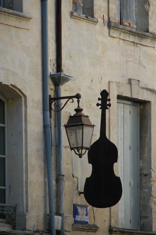 Smuikas, Šviestuvas, Instrumentas