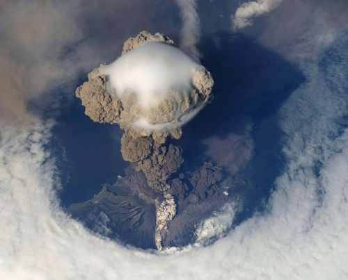 Ugnikalnio Išsiveržimas, Išsiveržimas, Vulkanas, Vulkanizmas, Sarychev, 2009, Oro Vaizdas, Dūmų Debesis, Pelenų Debesis, Pelenai