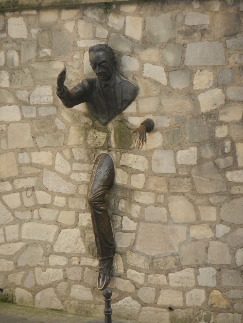 Sienos Perėjimas, Žmogus Stovi, Montmartras