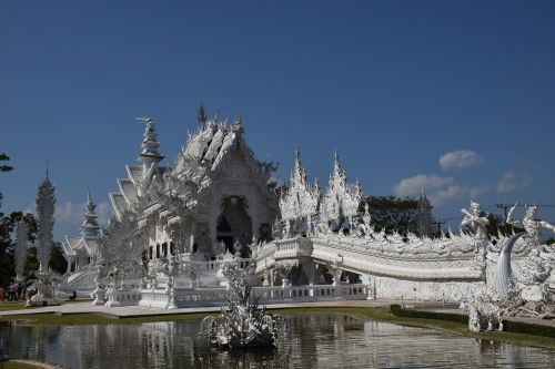 Wat Rong Khun, Baltoji Šventykla, Chiang Rai