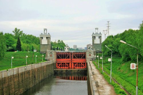 Kanalas,  Vanduo,  Lovoje,  Vartai,  Kontrolė,  Uždaryta,  Miestas,  Vandens Kanalas Su Vartais Moskvoje