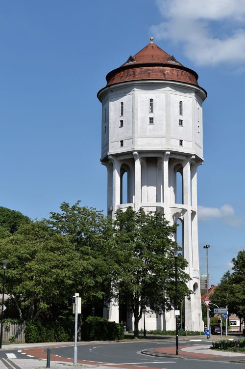 Vandens Bokštas, Įsiurbti Bokštą, Balta