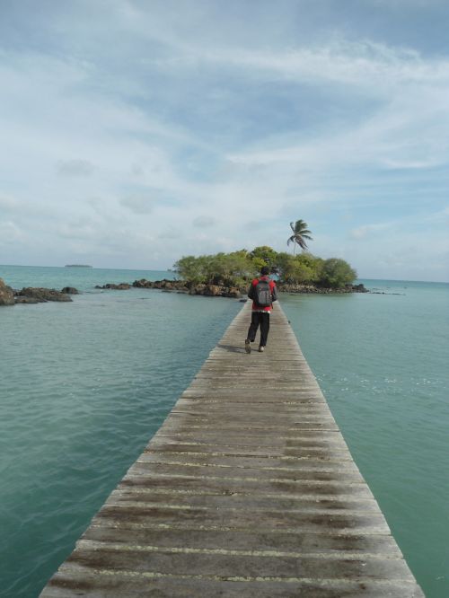Sala,  Natuna,  Indonezija,  Kelias Į Salą