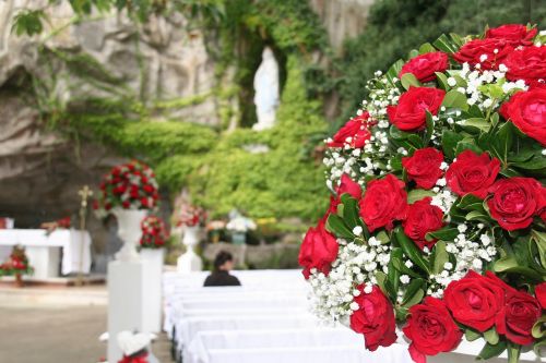 Vestuvių Dieną, Rožė, Raudona
