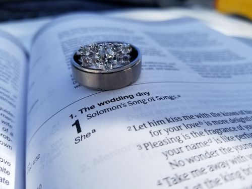 Vestuvės, Žiedas, Biblija, Meilė, Santuoka, Ceremonija, Papuošalai, Nuotaka, Deimantas, Tuoktis, Wed, Įsipareigojimas