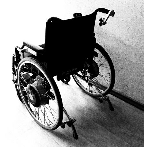 Neįgaliųjų Vežimėlis, Negalia, Avarija, Neįgalus, Negalia, Judėjimas, Rolli, Lame, Barjeras, Mobilumas, Sutrikusios, Ligoninė, Be Kliūčių, Būti Mobiliuoju, Smarkiai Neįgalus, Pacientai, Įrankiai, Fizinė Negalia, Stuburo Smegenų Pažeidimas, Linksma
