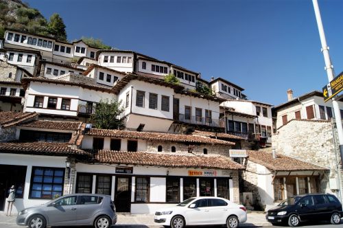 Baltieji Balkanai, Berat, Miestas, Albania