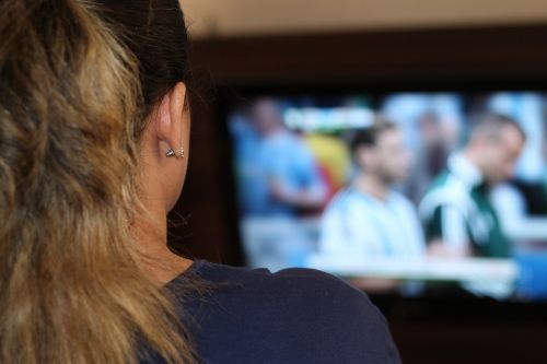 Moteris, Žiūrint Televizorių, Tv, Fifa Pasaulio Čempionatas, Žaidimas, Futbolas, Cheerleader