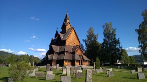 Medinė Bažnyčia, Norvegija, Kapinės, Bažnyčia