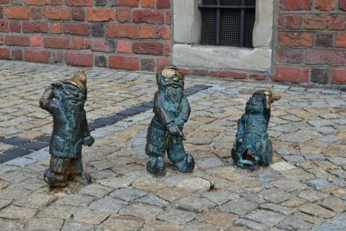 Wrocław, Krasnal, Figūrėlė, Skulptūra, Ornamentas, Humoristinis, Vaikinas, Gatvė, Lenkija, Mažas Žmogus, Apdaila