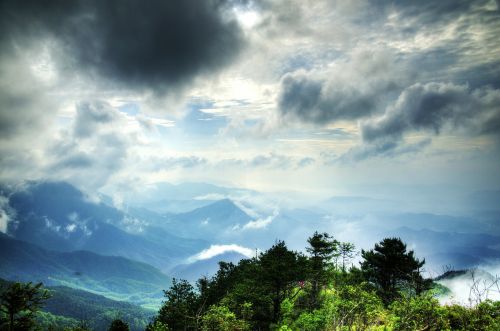 Wugongshan, Saulės Šviesa, Tamsūs Debesys, Kalnų Vaizdas, Medžiai