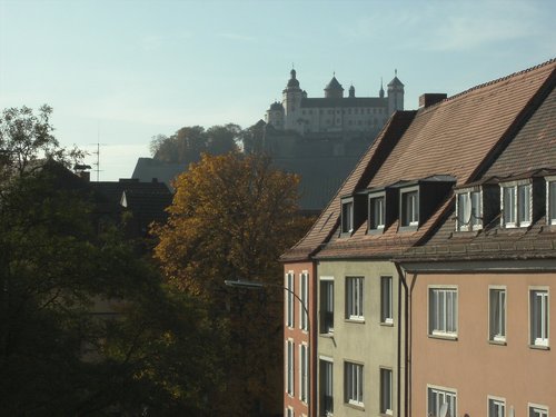 Würzburg,  Rusų Tvirtovė,  Statyba,  Istorinis Centras,  Kultūros Paveldas,  Lankytinos Vietos,  Downtown,  Namai,  Šveicarijos Frankų,  Ruduo,  Rudenį Lapija