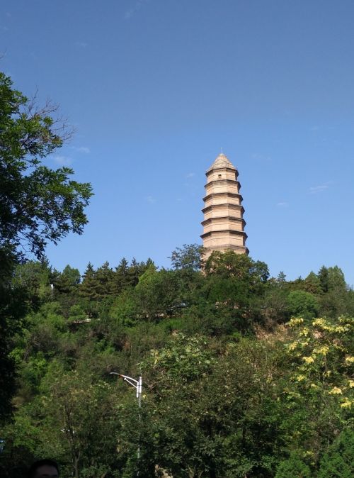 Yanan, Pagoda Kalnas, Vasara