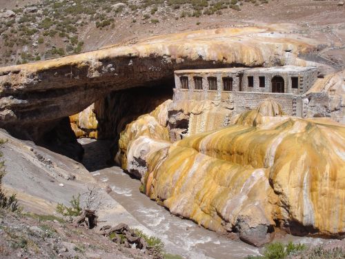 Geltona, Kalnas, Mendoza