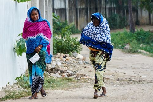 Zanzibaras, Mergaitės, Lietus