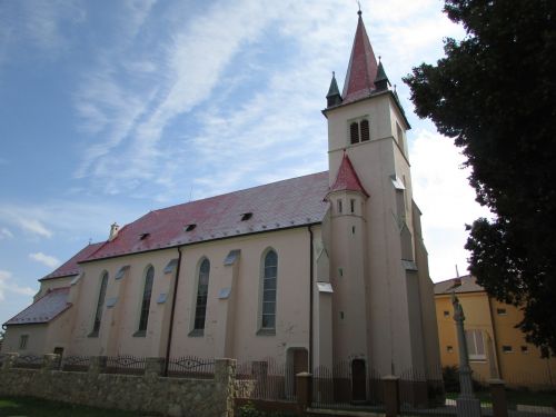 Zavar, Slovakija, Bažnyčia