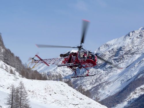 Zermatt, Sraigtasparnis, Vaizdingas Skrydis, Kalnų Gelbėjimas, Kalnai, Žiema, Sniegas, Šveicarija